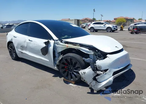 2021 Tesla Model 3 Performance Dual Motor All-Wheel Drive z USA, uszkodzony, nr VIN 5YJ3E1EC2MF001553